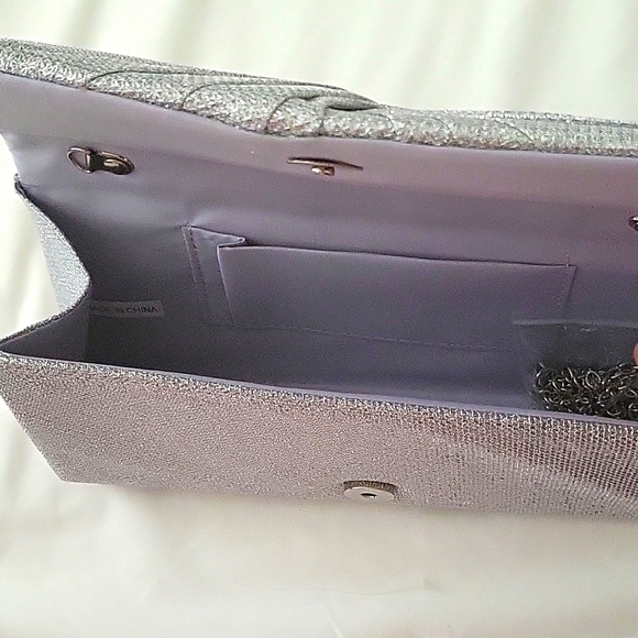 Pleated Twist Clutch Silver Metallic New - Picture 6 of 7